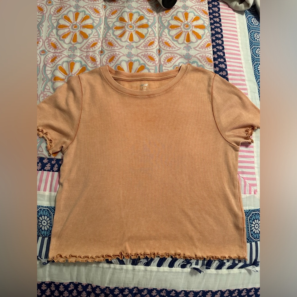 AERIE ribbed lettuce edge baby tee